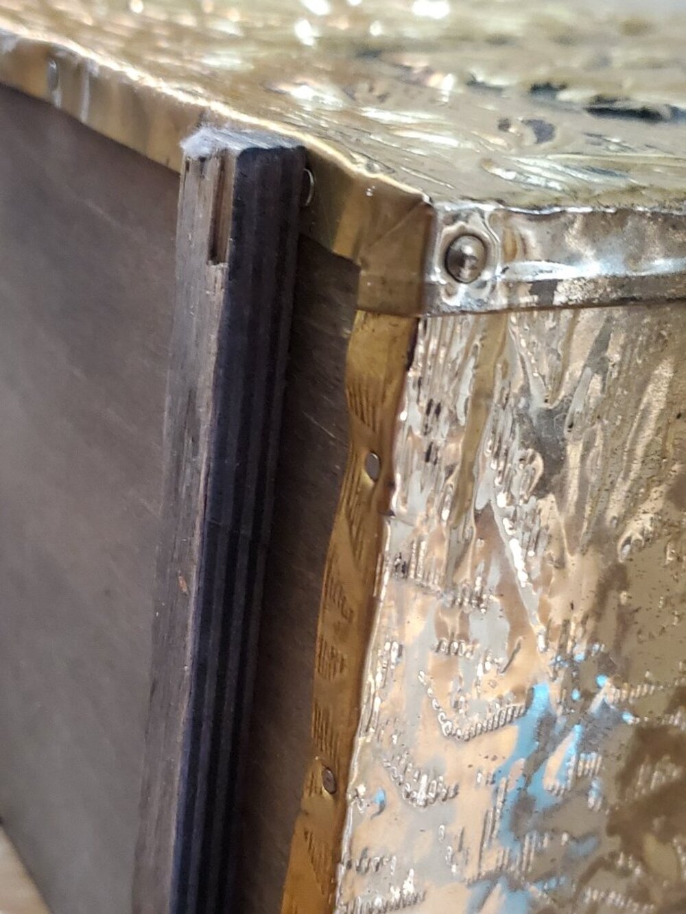 embossed brass and wood magazine rack, English mid-century home decor - Picture 11 of 16